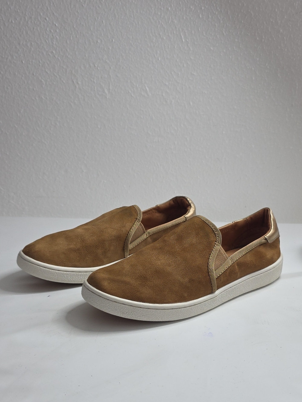 UGG JASS CASUAL CHESTNUT SLIP ON WOMENS 8.5 IN VGUC CUTE
